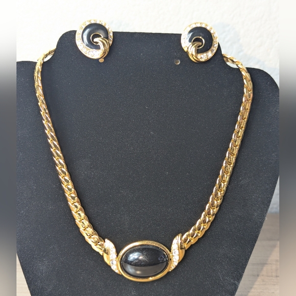 Trifari Chunky Black And Gold Choker With Clip On Earrings Set - Picture 5 of 9